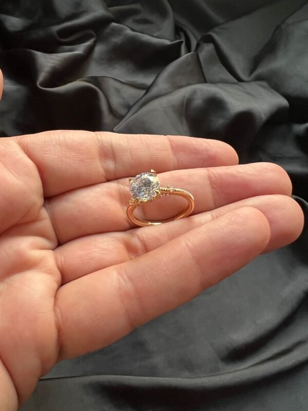 Xuping Diamond Cut Stone Delicate Ring - Image 2
