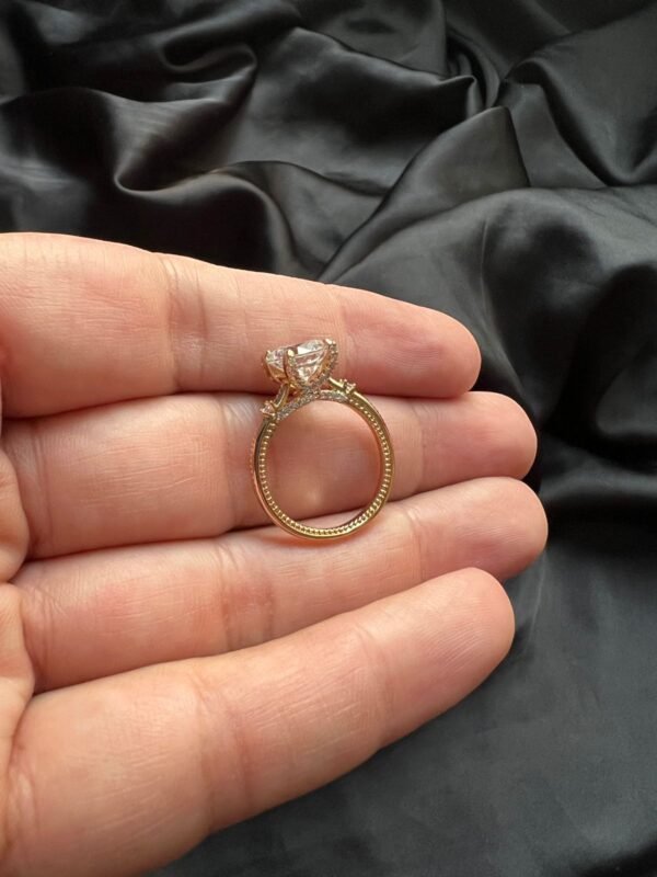 Xuping Diamond Cut Stone Delicate Ring - Image 4