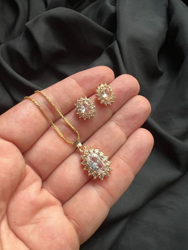 Diamond Cut White Stone Set - Image 2