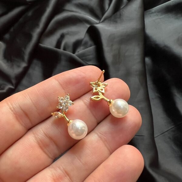 White Zircon Flower With White Pearl - Image 4