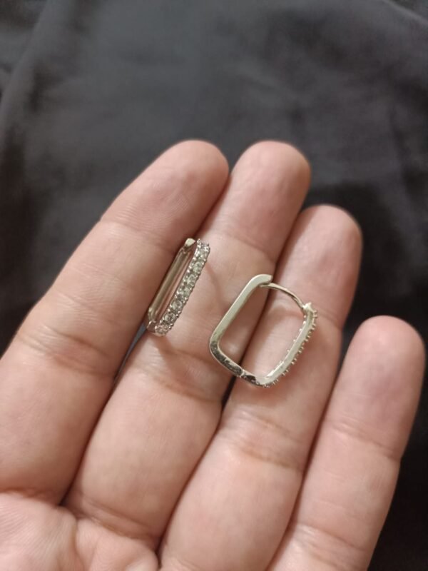 Xuping Silver Square Bali With Zircon On Front - Image 4