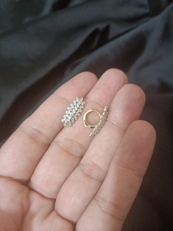 Xuping Leaf Bali with fully loaded with Zircon Stone Medium Size - Image 2